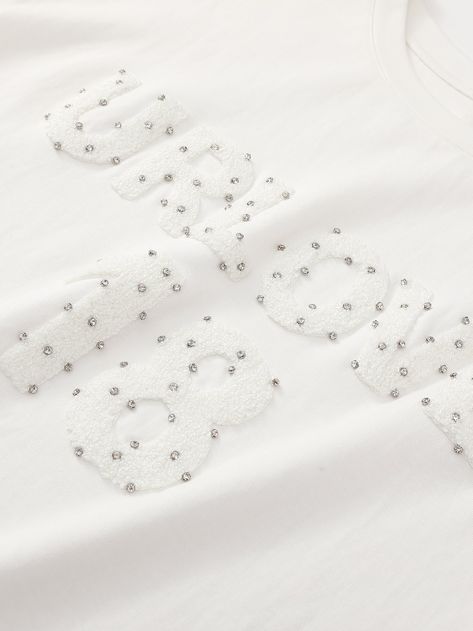 Details: Towel Embroidered T-Shirt with Simple Stars and DiamondsSilhouette shapeRibbed textureURLOVED embroidery and diamonds on the chest for exquisite detailing Materials & Care: Cotton 91.0 %Nylon 9.0 % Hand wash | Dry clean Do not bleach Size & Fit: Model is 5'7", Bust 32, Waist 24, Hips 35, wearing a size S Item #: IN2TE27 Varsity Tees, Graphic Shapes Design, Denim Jean Dress, Chic Business Casual, Embroidered Tshirt, Chic Me, Fall Collections, Shirt Sale, Spring Collection