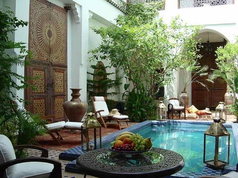 Moroccan Patios, Courtyards Ideas, Photos, Decor And Inspirations Patio Courtyard Ideas, Moroccan Houses, Riad Marrakech, Design Marocain, Balkon Decor, Piscina Interior, Bohemian Garden, Moroccan Interiors, Patio Interior