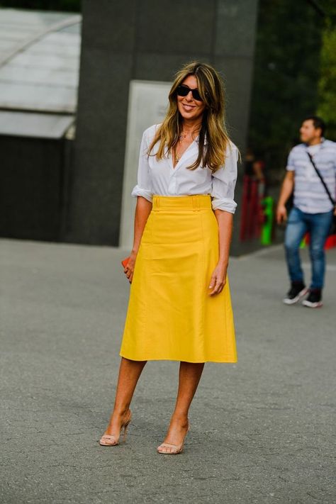 image Yellow Leather Skirt, Yellow Skirt Outfits, 2020 Street Style, Fashion Week Spring 2020, Wardrobe Capsule, New York Fashion Week Street Style, Evening Skirts, Yellow Skirt, Yellow Fashion