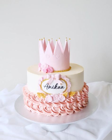 Anikaa had a princess themed cake for her birthday 👸💖 #tiarabirthday #tiaratoppers #princessbirthdaycake #princesscake #princess👑 #rosettecake #rosettes #rosettebuttercreamcake #werribee #werribeesouth #werribeecakes #quandong #wyndhamharbour #wyndham #wyndhamvale #hopperscrossing #derrimut #manorlakes #williamslanding #pointcookmums #pointcookcakes #pointcook #sanctuarylakes Pink Birthday Cake Princess, Princess Birthday Cake Buttercream, Pink And White Princess Cake, Princess Themed Cake, Disney Princess Birthday Cake One Tier, Princess Cake Pink And Gold, Pink Princess Cakes, Cake For Her, Rosette Cake