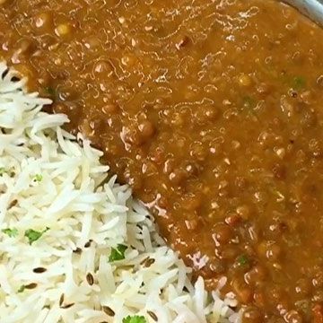 Payal Mittal on Instagram: "Khatti Masoor Dal😍😍😍 Method: 1. In a pressure cooker add washed & soaked masoor daal,tamarind water,salt,turmeric, water and pressure cook for 2 whistles 2. Heat oil in a pan,add cumin,onion,ginger,garlic, green chili,tomato,sauté for few minutes 3. Add red chili powder,turmeric,coriander powder,salt, Cook until oil separates 4. Add boiled Daal,adjust water consistency,mix well Cook on low flame for 10-15 minutes 5. Add garam masala,sugar,lemon juice,fresh coriande Kaali Daal Recipe, Tamarind Water, Turmeric Water, Green Chili, Healthy Bites, Red Chili Powder, Coriander Powder, Red Chili, Green Chilies