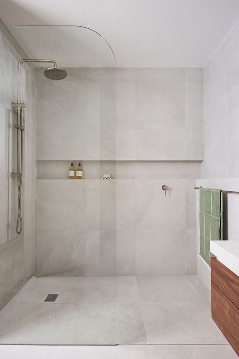 Grey tiled shower with full length niche, curved glass screen and brushed nickel tapware Small Coastal Bathroom, Bathroom Minimal, Coastal Bathroom Design, Coastal Bathroom Decor, Minimal Bathroom, Beautiful Bathroom Designs, Coastal Bathroom, Surry Hills, Coastal Bathrooms