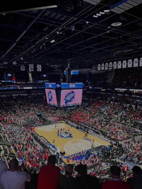 March madness college basketball game March Madness Aesthetic, March Madness Outfit, March Madness Games, 2025 Prayer, Casserole Dinners, March Madness Basketball, March Madness Bracket, Resident Events, Summer Vision