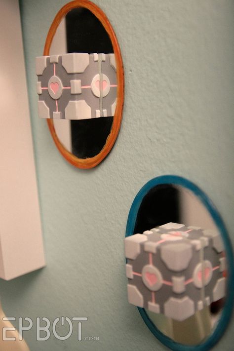 EPBOT: DIY Mini Wall Portals & Companion Cubes epbot.com Nerdy Living Room, Diy Geek, Geek Home Decor, Oval Mirrors, Nerd Decor, Companion Cube, Portal Art, Aperture Science, Geek Diy