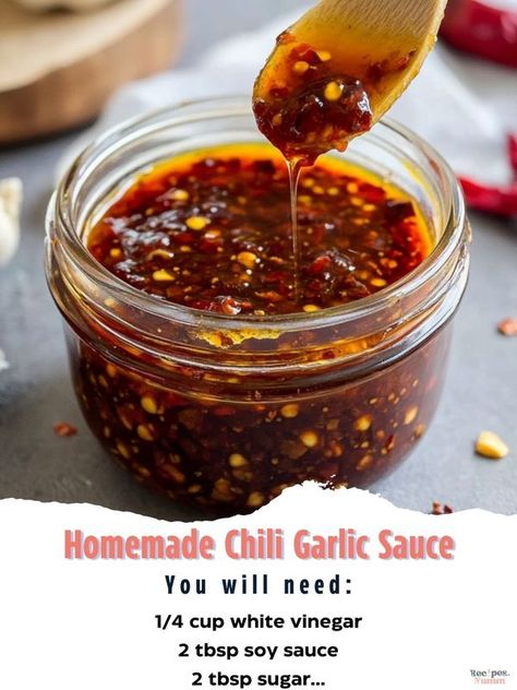 Recipes With Soy Sauce, Chili Garlic Sauce, Homemade Chili, Garlic Sauce, White Vinegar, Sauce Recipes, Soy Sauce, Vinegar, Chili