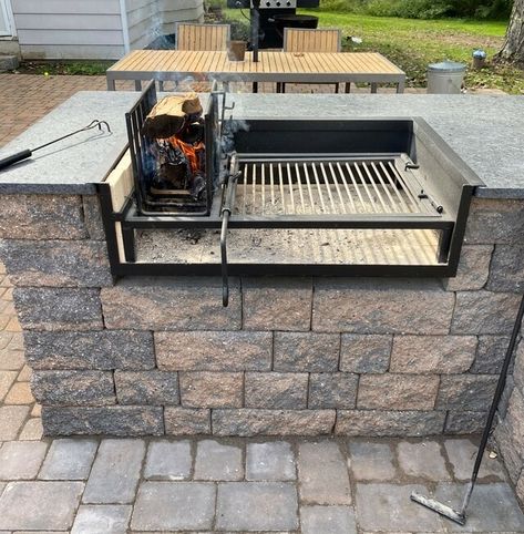 Backyard Grill Ideas, Brick Grill, Charcoal Grilling, Backyard Grill, Brick Bbq, Grill Ideas, Hot Coals, Wood Grill, Bbq Grill Design