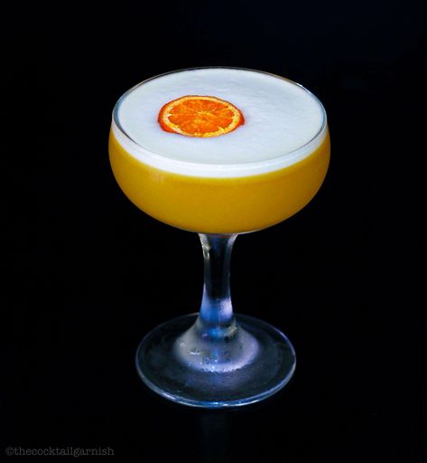 Take me to Lima* 1.5oz Pisco @piscocapurro.  0.75oz Fresh clementine juice. 0.75oz Simple syrup. 0.50 Fresh lemon juice. 1 Fresh egg white. Garnish: @thecocktailgarnish dehydrated clementine wheel. #garnish #clementines #californiaproduce #madeinUSA #dehydratedfruit #fruit #cocktailgarnish #cocktail #mandarinclementine #clementine #orangegarnish #mixology Drink Garnishes, Diy Cocktail Recipes, Cocktail Garnishes, Fruit Garnish, Fresh Egg, Drink Garnishing, Orange Wheels, Diy Cocktails, Colorful Drinks