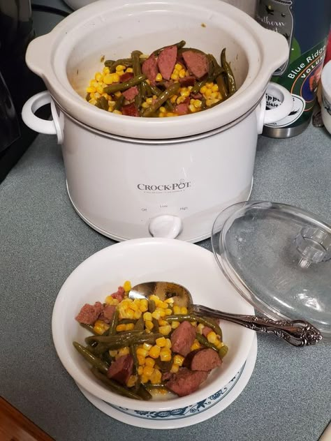 Baby Slow Cooker - Meals for One or Two | Quick and easy 1.5 Qt | Facebook Mini Crock Pot Recipes, Lunch Crockpot Recipes, Crockpot For Two, Beef Smoked Sausage, Passover Recipes Dinner, Soup For One, Small Crockpot Recipes, Mini Crockpot, Crockpot Recipes For Two