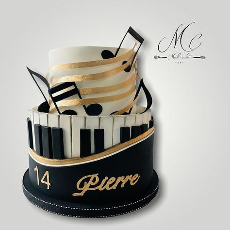 Music Themed Cakes For Men, Music Cake Ideas For Men, Music Cake Ideas, Fondant Fish, Musical Cake, Bolo Musical, Black And White Cake, Music Themed Cakes, Piano Cakes