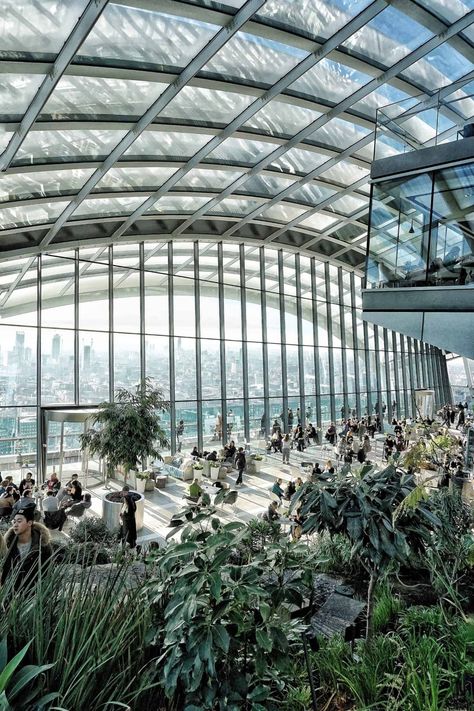 How to Visit the Sky Garden in London | solosophie University Cafeteria, Restaurants London, Luxury Garden, Garden Architecture, Sky Garden, London Places, Garden Photography, Things To Do In London, London Restaurants