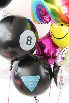 DIY Magic 8 Ball Balloons 90s Birthday Decorations, 90s Party Ideas Decoration, 90s Sleepover, 90s Birthday Party Theme, 00s Party, Ball Balloons, 90s Party Ideas, 90s Party Decorations, 90s Birthday