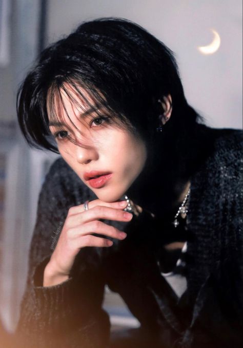 Black Hair Aesthetic, Male Angel, Prince Felix, Black Hair Kpop, Hair Icon, Pretty Angel, Skz In Cute, Long Black Hair, Lee Felix