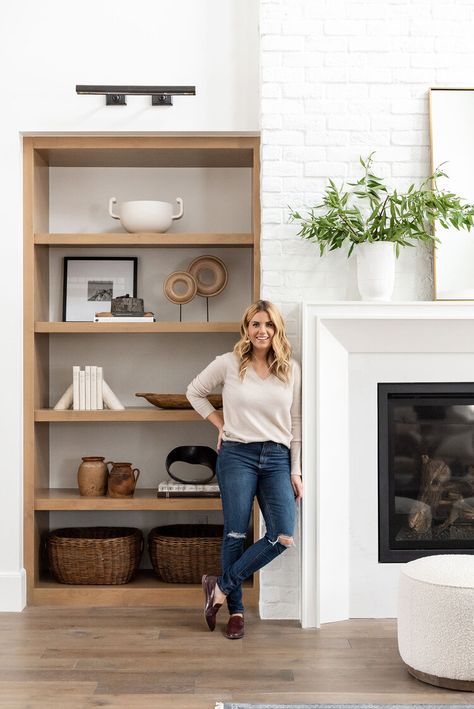 Warm & Textile Filled Great Room - Studio McGee Built In Shelves Living Room, Shelf Decor Living Room, Fireplace Built Ins, Room Shelves, Home Fireplace, Studio Mcgee, Fireplace Wall, Fireplace Design, Living Room Inspo