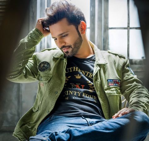 Rahul Vaidya, Latest Images, News India, Bollywood News, Military Jacket, Latest News, Bomber Jacket, India, Quick Saves