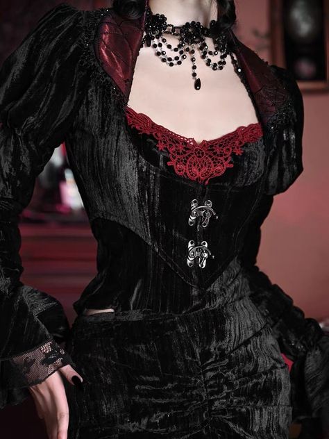 Styl Goth, Romantic Goth, Victorian Goth, Looks Street Style, Gothic Outfits, Crop Top Sweater, Goth Outfits, Cardigan Top, Mode Inspo