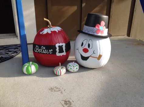 Santa Pumpkin Decorating, Pumpkin Christmas Painting Ideas, Christmas Pumpkins Painted Ideas, Painting Pumpkins For Christmas, Painted Pumpkins For Christmas, Painted Pumpkins Christmas, Santa Pumpkin Painted, Christmas Pumpkin Painting Ideas, Christmas Painted Pumpkins