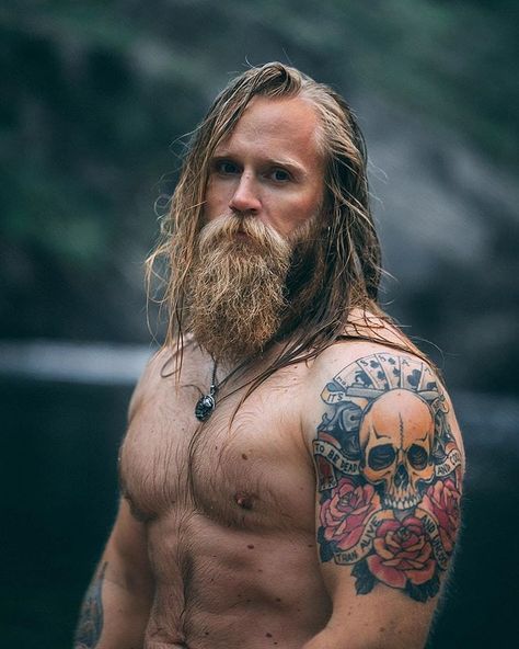 Beard lovers on Instagram: “www.beards-love.com  #beard #beards #beardlover #beardlove #bearded #beardlife #beardsofinstagram #instabeard #beardporn #beardnation…” Viking Beards, Viking Beard Styles, Men's Beard Styles, Man With Tattoos, Big Mustache, Blonde Beard, Burly Men, Brown Beard, Norwegian Vikings