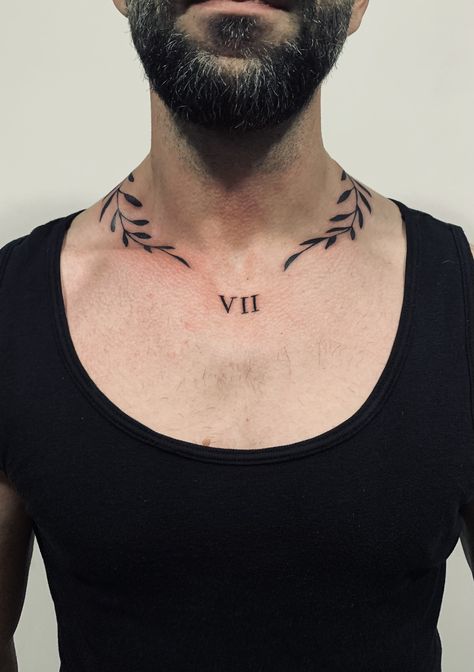 Neck Laurel Tattoo, Laurel Tattoo Men, Colar Bone Tattoo Men, Collarbone Tattoo Men, Laurel Tattoo, Feather Tattoo Arm, Laurel Wreath Tattoo, Collar Tattoo, Ab Tattoo