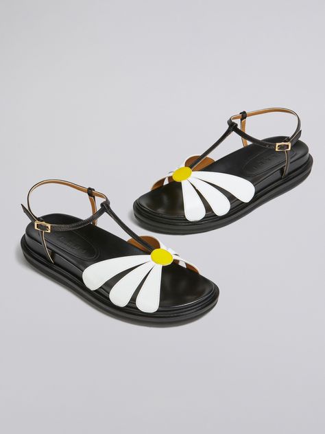 Leather flower fussbett | Marni Yellow Ballet Shoes, Leather Street Style, Marni Market, Marni Shoes, Marni Sandals, Italian Fashion Brands, 2022 Ss, Flower Sandals, Leather Flowers