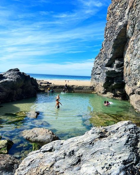 Petty Pois Memoirs... on Instagram: "Well worth the climb over some rather large rocks to get to this hidden gem..🙌🏻🤍 A truly beautiful tidal pool 🌊 this is only accessible during low tide..so check out timings etc. Happy exploring! 🗺🗻 #porthtowan #tidalpool #outdoorbathing #rocklido #cornwall #cornwallcoast #explorers #explorecornwall #travellife #travelkids #climbingrocks #coves #visitcornwall #cornishcoast #instatravel #cornwallliving #cornwalllifestyle #fatherandsontime" Beach Jungle, Cornwall House, Tinola, Environment Inspiration, Cornwall Coast, Tidal Pool, Tide Pools, Rock Pools, World Pictures