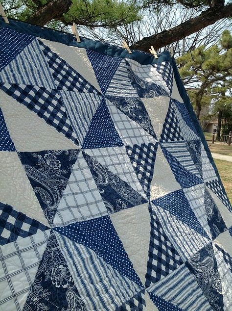 Blue Quilts Ideas Color Combos, Nautical Quilts Ideas, Fish Quilt Block, Beach Themed Quilts, Triangle Patchwork, Creative Quilting, Themed Quilts, Quilt Pictures, Medallion Quilts