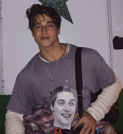 Grunge Boy Aesthetic, Froy Gutierrez, Teen Wolf Mtv, Grunge Boy, Ugly Love, Play Pokemon, Hottest Guy Ever, Book Boyfriends, Instagram Photo Inspiration