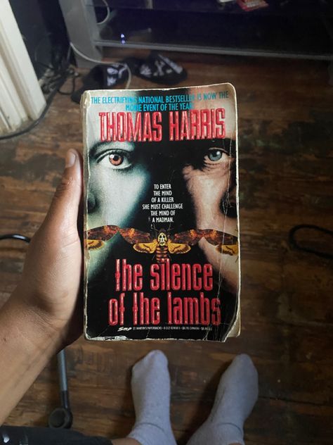 book reading Silence Of The Lambs Book, Aesthetic Bookshelves, The Silence Of The Lambs, Thomas Harris, Silence Of The Lambs, List Of Books, St Martin, Book Reading, Book List