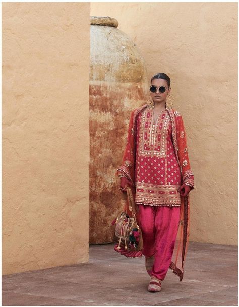 Cotton Suit Designs, Sabyasachi Mukherjee, Velvet Dress Designs, Latest Dress Design, Pakistani Fancy Dresses, Indian Dresses Traditional, Desi Clothes, Bridal Lehengas, Dress Design Patterns