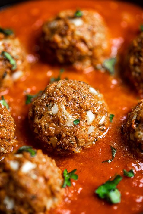 Vegan TVP Meatballs Good Processor, Dairy Free Meatballs, Tvp Recipes, Vegan Dinner Rolls, Vegetable Bake, Diet Diary, Grilled Portobello, Soy Curls, Vegan Meatballs