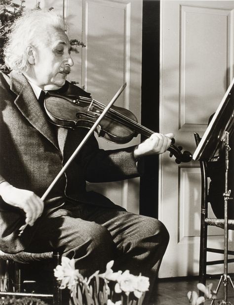 Happy birthday to the man behind the Theory of Relativity, Albert Einstein!  📷 Hansel Mieth Violin Teaching, Playing The Violin, The Violin, Violin Music, Albert Einstein Quotes, Einstein Quotes, E Mc2, Violinist, Music Room