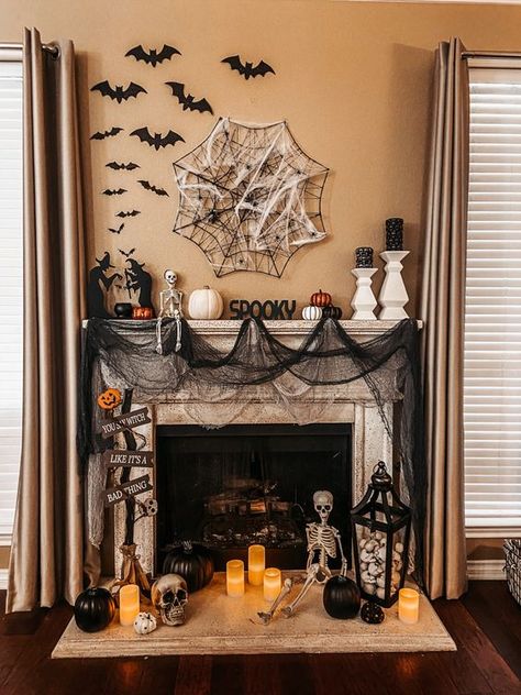 Halloween Decorations Fireplace With Tv, Halloween Inside House Decorations, Halloween Decoration Fireplace, Halloween Fire Mantel Decor, Black And White Halloween Fireplace Decor, Halloween Decorations For Fireplace, Easy Halloween Home Decor, Fireplace Halloween Ideas, Haunted Fireplace Decor