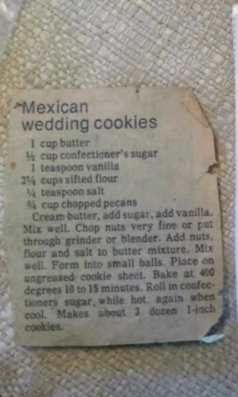 Mexican wedding cookie Mexican Wedding Cookie, Mexican Wedding Cookies Recipes, Mexican Cookies, Patisserie Fine, Mexican Wedding Cookies, Wedding Cookie, Boda Mexicana, Crinkle Cookies, Xmas Cookies