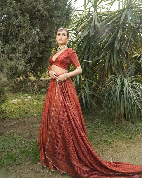 The Qalb Lehenga Dayaar-e-Ishq • Spring Summer ‘24 A deep red hued base woven in the prettiest of rust orange in amalgamation of Persian inspired motifs. _______ #safaaworld #indianfashion #designersindian #occassionwear #southasianfashion #lehngalove #lehengasaree #lehengacholi #lehengagoals #lehengablouse #lehengacollection #indianethnic #indianethicwear #vegansilk #engagementlook #anarkali #anarkalisuits #anarkalis #anarkalisuit #anarkalidresses #anarkaligown #anarkalisalwar Burnt Orange Lengha, Engagement Look, Wedding Dresses Indian, Minimalist Wedding Dresses, Lehenga Collection, Anarkali Gown, Lehenga Blouse, Lehenga Saree, Anarkali Suit