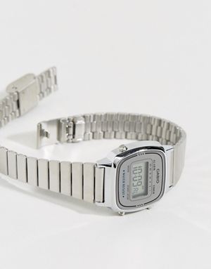 Casio Watch Women, Casio Vintage, Silver Watches Women, Swiss Army Watches, Vintage Watches Women, Watch Trends, High End Watches, Mode Online, Beautiful Watches