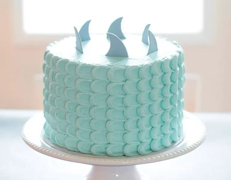 17 Under The Sea Party Food Ideas For Your Water Baby Shark And Mermaid Cake, Under The Sea Party Food, Shark Birthday Cake, Under The Sea Theme Party, Sea Party Food, Sea Theme Party, Whale Cakes, Shark Baby Shower, Shark Birthday Cakes