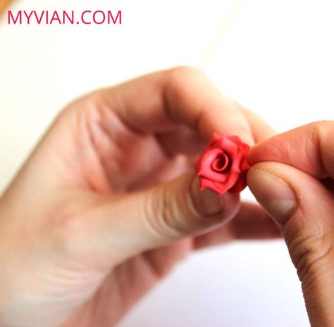 Polymer Clay Rose Tutorial, Clay Rose Earrings, Polymer Clay Rose, Romantic Diy, Diy Polymer Clay, Earring Video, Clay Rose, Rose Tutorial, Mini Roses