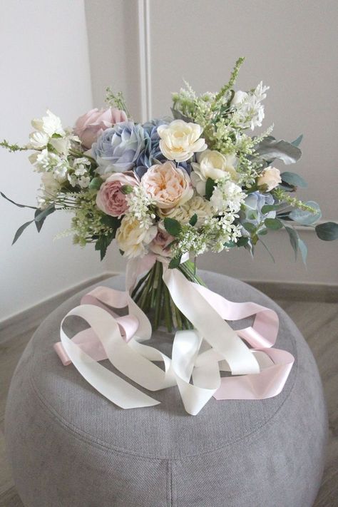 Creative Floral Arrangements, Pastel Blue Wedding, Pastel Wedding Theme, Blue And Blush Wedding, Moon Flowers, Pastel Wedding Flowers, Pastel Bouquet, Wedding Bouquets Bride, Light Blue Wedding