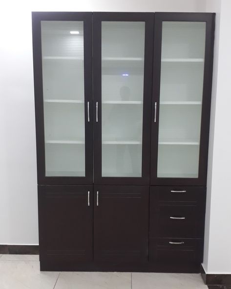 Farnichar Design Almari, Crokeries Cabinet Design, Dining Room Cabinet Ideas Modern, Kichan Farnichar Design, Kitchen Almirah, Dining Cupboard, Latest Cupboard Designs, Crockery Cabinet Design, Filling Cabinet