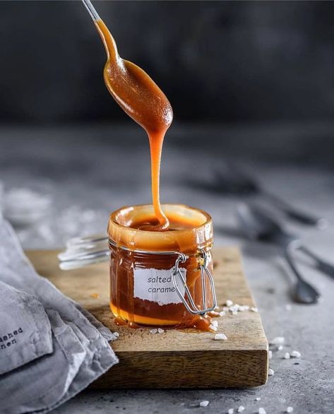 caramel مربى الفراولة, Butterscotch Sauce, Caramel Recipes Sauce, Food Photography Ideas, Salted Caramel Sauce, Food Photography Inspiration, Homemade Caramel, Caramel Sauce, Refined Sugar Free