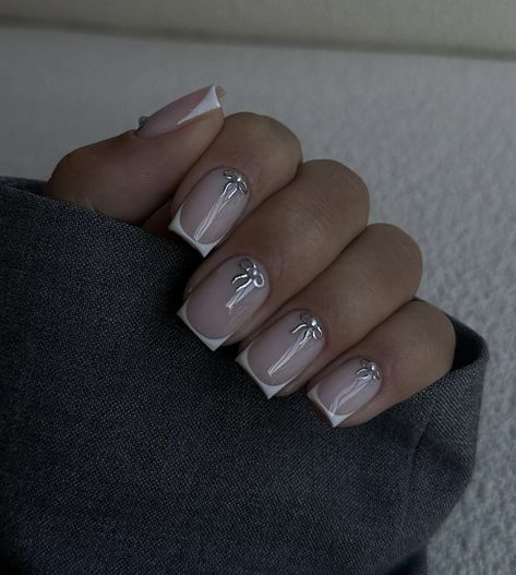 French Tip Nails With Silver, White French Tip Nails, Bows And Pearls, Short Nail Inspo, Nails With Silver, Biab Nails, White And Silver Nails, Squoval Nails, Acrylic Toe Nails