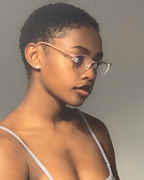 Dye On Natural Hair Black Women, Low Cut Black Woman, Buzz Cut On Black Women, 4c Buzz Cut Black Women, Low Cut Hair Black Women 4c, Jerry Curl Hairstyles Black Women, Shaved Black Hair, Black Woman Buzzcut, Jerry Curls Natural Hair Short