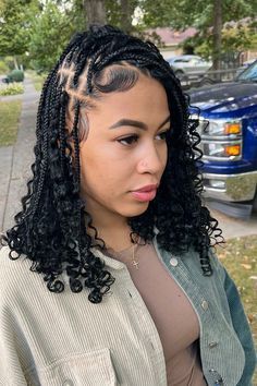 Short Bohemian Box Braids With Curls, Short Goddess Braids With Color, Bohemian Box Braids Bob, Medium Short Bohemian Knotless Braids, Trending Braids 2024, Boho Box Braids Bob, Bob Box Braids With Curly Ends, Bohemian Braids Bob, Boho Locs Bob