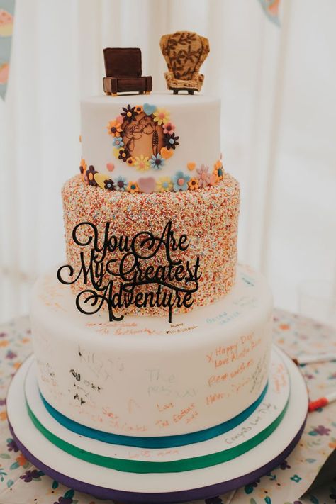 Check out this "Up" inspired wedding cake! #Disney #weddings #weddinginspiration http://justmarry.com Disney Up Wedding, Disney Wedding Cake, Tema Disney, Disney Wedding Theme, Romantic Wedding Cake, Disney Fairy Tale Weddings, Rock N Roll Bride, Disney Cakes, Wedding Cake Designs