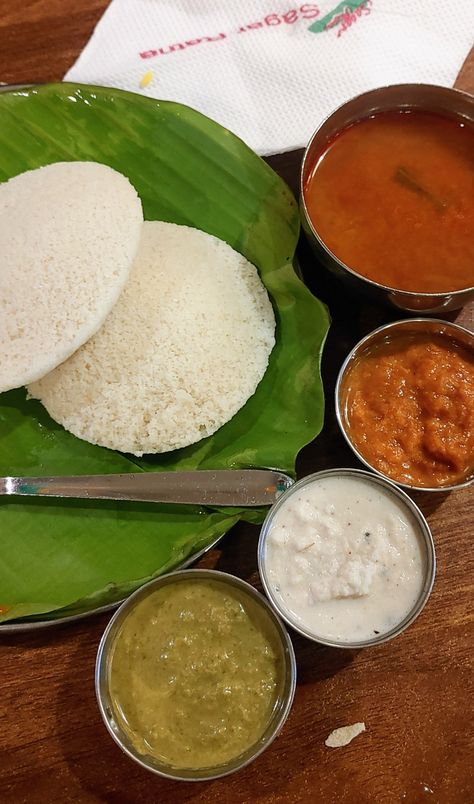 #Idli_sambhar Idli Sambhar Photography, Idli Sambar Snapchat Story, Pao Bhaji, Idli Sambhar, Sambhar Recipe, Idli Sambar, Indian Foods, Food Aesthetics, Tastemade Recipes