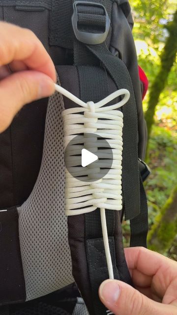 Atelier sac de noeuds on Instagram: "Paracorde de survie ! #knot #edc" Paracord Slip Knot, Paracord Ideas, Cobra Knot Paracord, Knots Guide For Camping, Quick Release Knot, Survival Keychain Paracord, Quick Deploy Paracord, Camping Fire Starters, Paracord Weaves