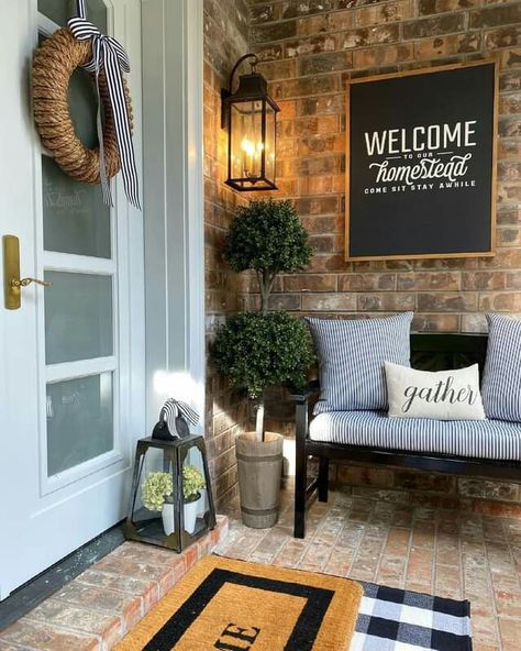 Front Porch Bench Decor, Porch Interior Design, Outdoor Entryway Decor, Front Porch Bench, Front Porch Furniture, Porch Wall Decor, Doorway Decor, Home Entryway, Porch Styles