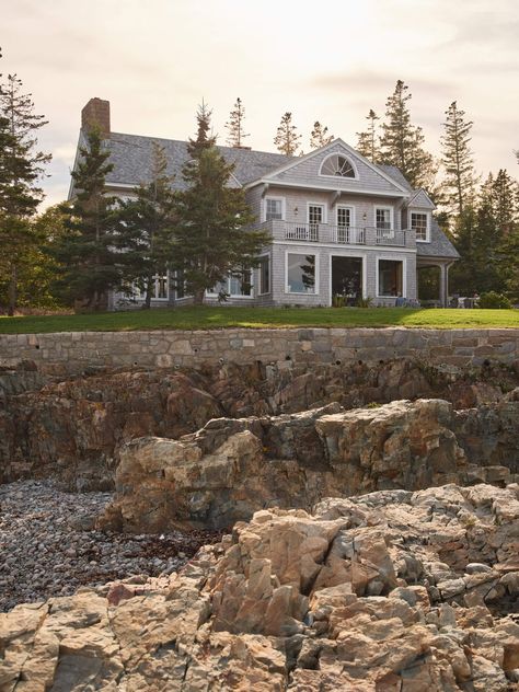 Coastal Maine Homes, Maine Coastal Homes, Maine Islands, Exterior Fireplace, Maine Cottage, Coastal Maine, Commercial Landscaping, Shingle Siding, Traditional Exterior