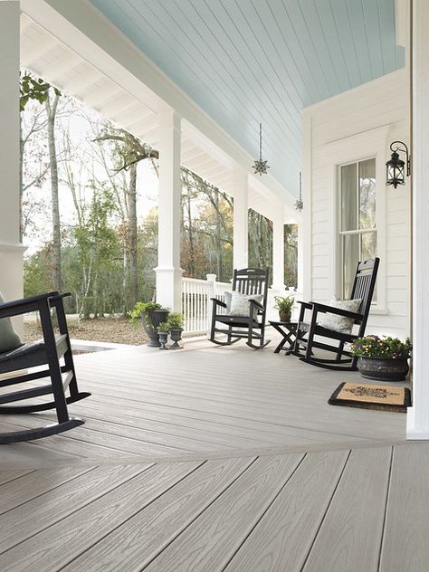 Trex Transcend Porch | Trex Company | Flickr Trex Porch, Farmhouse Front Porches Decorations, Farmhouse Front Porch Decor, Porch Plans, Porch Ceiling, Building A Porch, Farmhouse Front Porches, Porch Railing, Farmhouse Porch