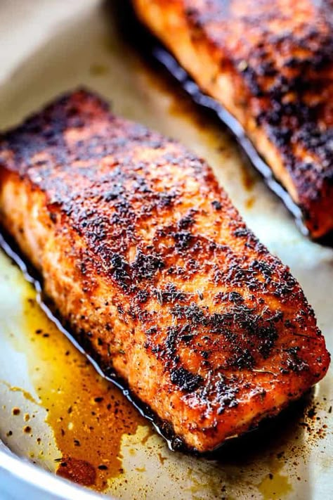 showing how cook blackened salmon in a stainless steel pan Salmon Blackened, Creamy Cajun Sauce, Salmon Recipe Pan, Blackened Salmon Recipes, Salmon Skillet, Salmon Recipes Pan Seared, Cajun Salmon, Cajun Sauce, Salmon Spices