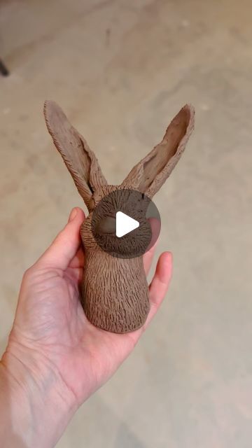 Rabbit Sculpture, Sculpture Head, Rabbit Head, Crafts Easter, Kitchen Interior Design Modern, Easter Decorations Kids, Ceramic Animals, Organic Modern Decor, Art Clay